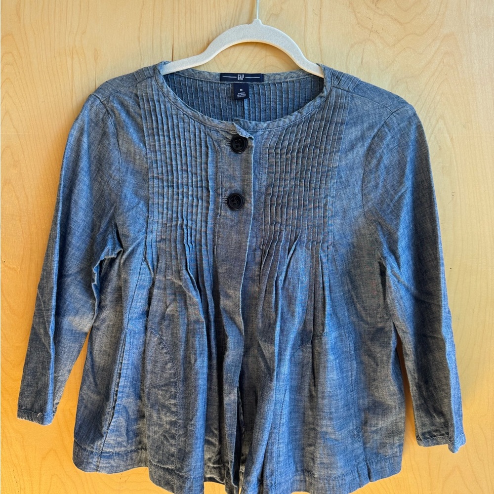 Adorable Vintage Gap Denim Button-Up Pleated Top